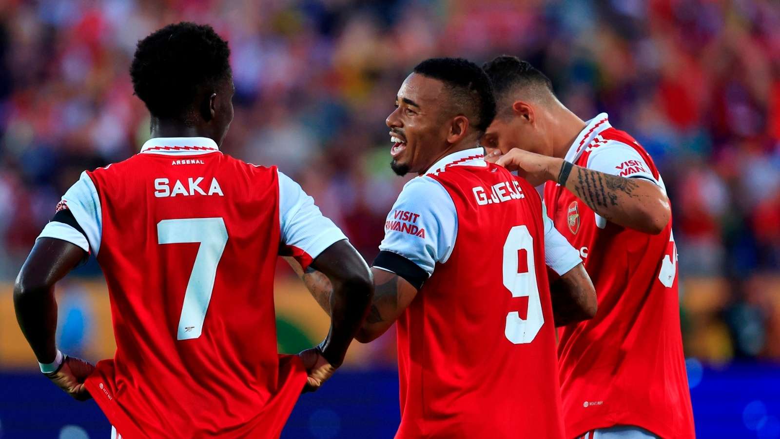 更暴露了中 更暴露了中